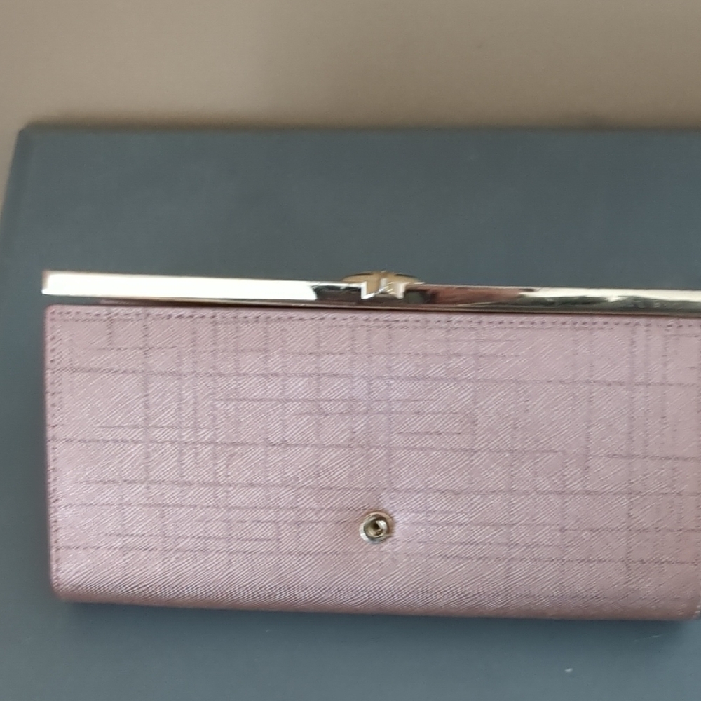 Pink Wallet with Gold Details - Picture 3 of 3